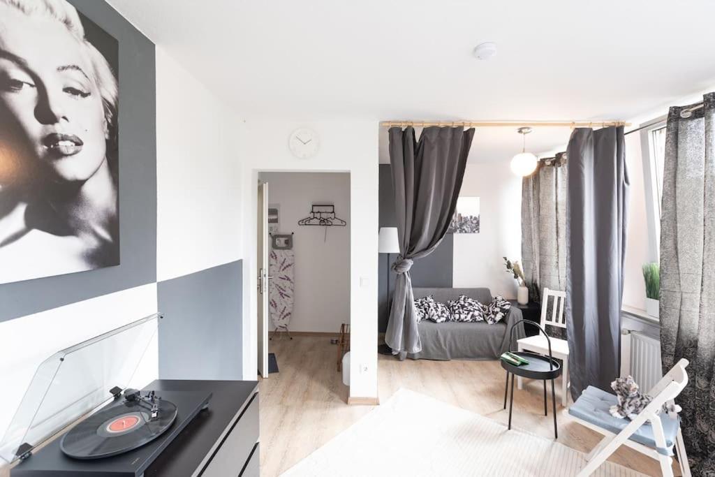 - Nice New York Apartment In The Heart Of Duisburg - Betten & Sofa - 5 Mins Central Station Hbf - Big Tv & Wifi - Exteriér fotografie