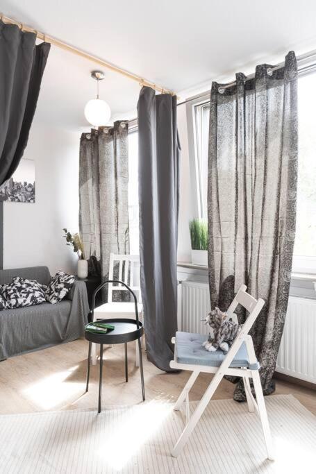 - Nice New York Apartment In The Heart Of Duisburg - Betten & Sofa - 5 Mins Central Station Hbf - Big Tv & Wifi - Exteriér fotografie