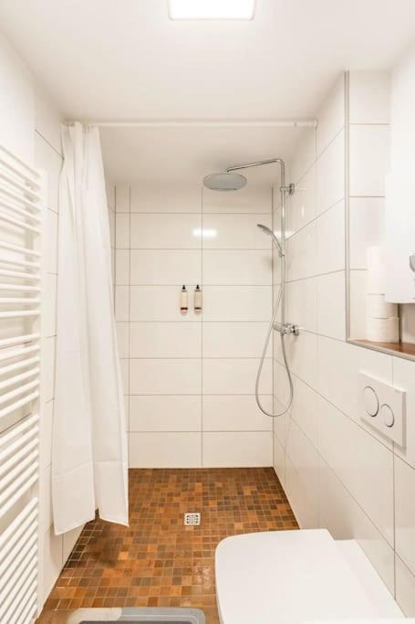 - Nice New York Apartment In The Heart Of Duisburg - Betten & Sofa - 5 Mins Central Station Hbf - Big Tv & Wifi - Exteriér fotografie